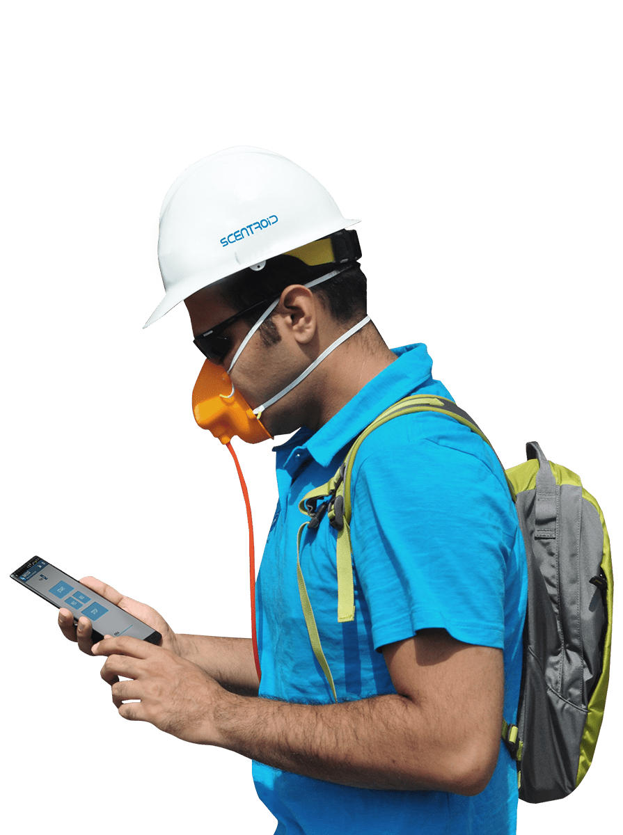 sm100i-intelligent-olfactometer-hero-in-use-with-space